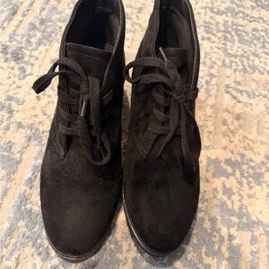 Universal Thread Black Ankle Boots